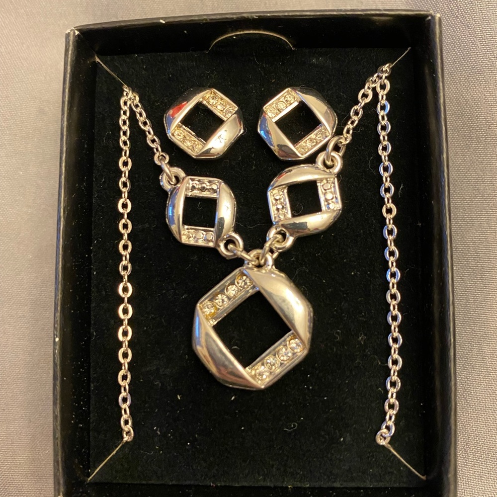Avon embellished squares jewelry set